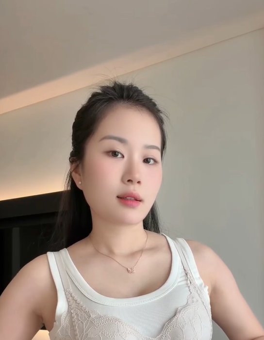 Mặc V-Push 5601